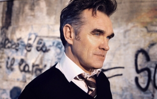 Лейбълът Harvest Records разкара Morrissey заради критика