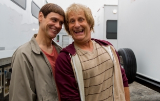 Джим Кери и Джеф Даниелс с пародия на Lucy в Dumb & Dumber To (Снимки)