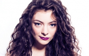 Lorde пусна Yellow Flicker Beat - песен от The Hunger Games: Mockingjay OST (Аудио)
