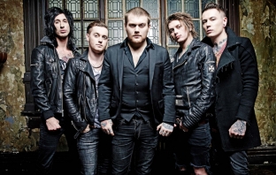 Фронтменът на Asking Alexandria Danny Worsnop напусна бандата