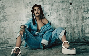 Rihanna e фатална и топлес за i-D Magazine (Снимки)