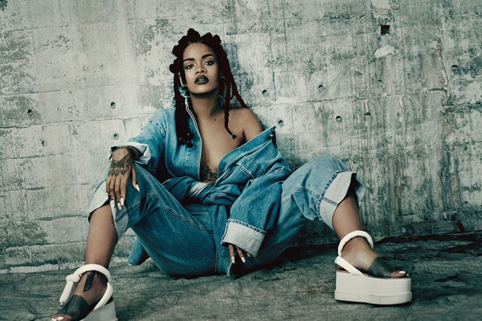 Rihanna e фатална и топлес за i-D Magazine (Снимки)