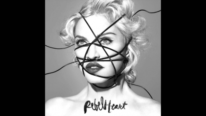 Зловещото падане на Madonna на Brit Awards 2015 предизвика бурни реакции в мрежата (Снимки и видео)
