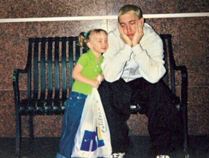 Вижте как изглежда днес порасналата дъщеря на Eminem (Снимки)