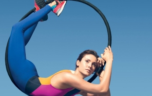 Нина Добрев показва атлетичното си тяло за Self (Снимки)