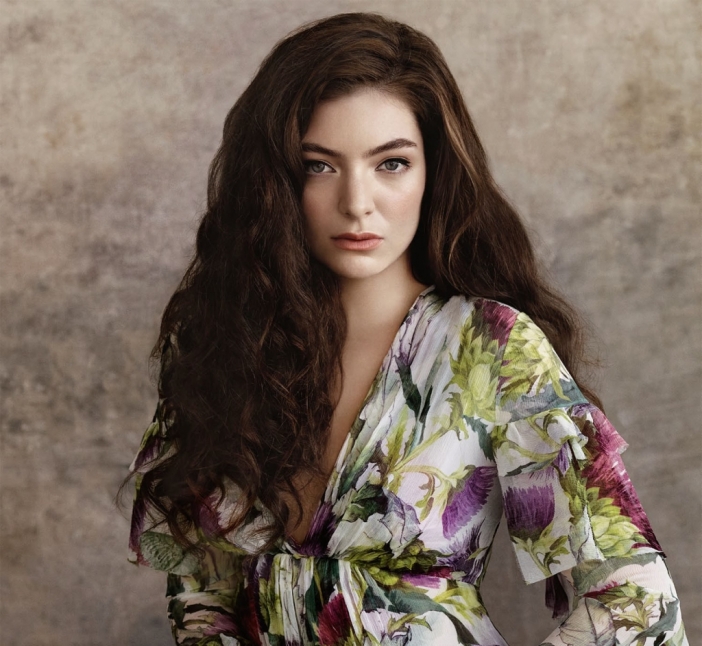 Невероятната Lorde блести на първата си корица за Vogue (Снимки)