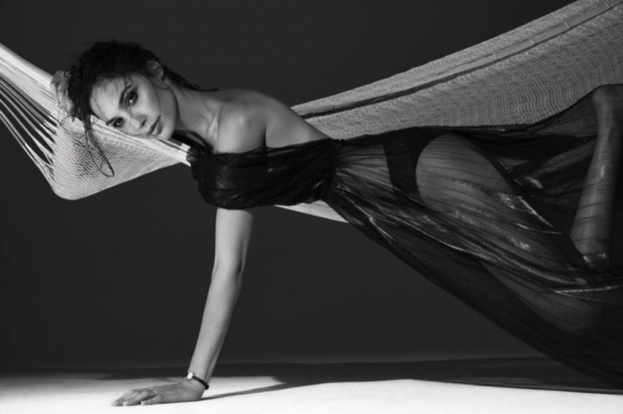 "Жената чудо" Гал Гадо пред списание Fashion (Снимки)