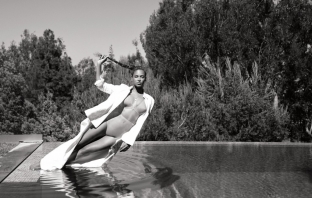 Beyonce само по бельо за списание Flaunt (Снимки)