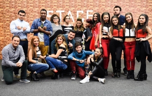 X Factor 2015: Велики песни на велики изпълнители прозвучаха на сцената (Видео)