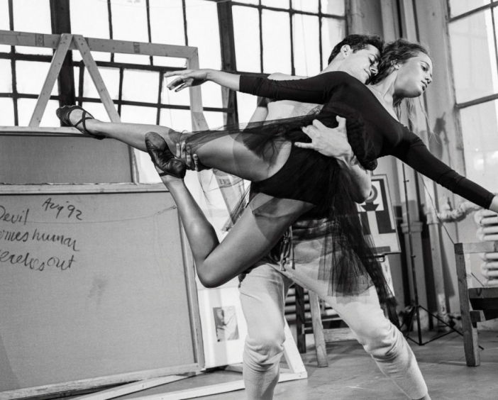 Алисия Викандер отново обу балетните пантофки за DuJour