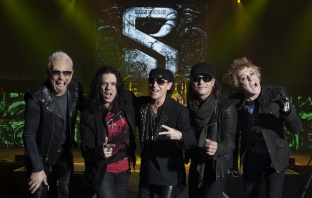Scorpions празнуват своя 50-годишен юбилей и с феновете си в София
