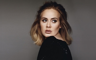 Фенове разочаровани от участието на Adele на фестивала в Гластънбъри