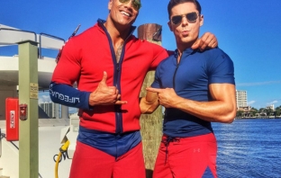 Зак Ефрон и Дуейн Джонсън показаха здрави мускули, докато снимат Baywatch