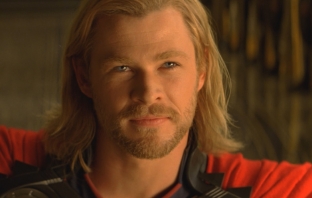 Крис Хемсуърт ни показва видео от снимачната площадка на Thor 3 Крис Хемсуърт ни показва видео от снимачната площадка на Thor 3