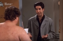 Разкриха как изглежда грозният гол мъж от Friends днес (Снимка)