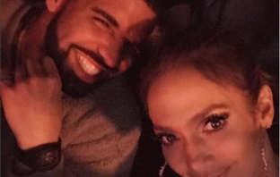 Drake и Дженифър Лопес засилиха слуховете са връзка с любопитно селфи (Снимка)