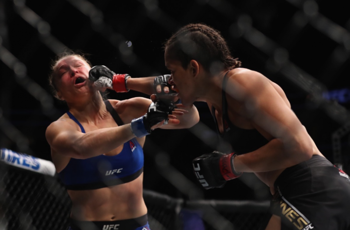MMA: Аманда Нунеш прегази Ронда Роузи за 48 секунди (Видео)