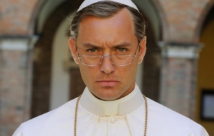 Как екипът зад The Young Pope пресъздаде Ватикана, без да е стъпвал там