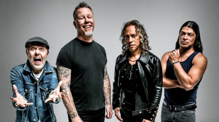 Българското знаме краси първи ред на концерт на Metallica в страхотна фотография