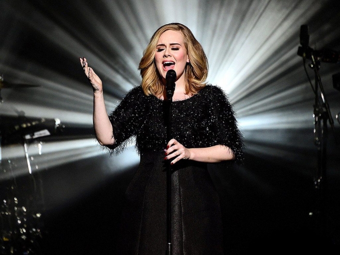 Купете си въздух от концерта на Adele – "Много изгодно предложение"!