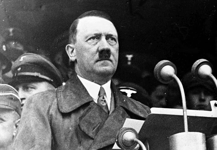 Хитлер е жив! 128-годишен мъж твърди, че е Фюрера