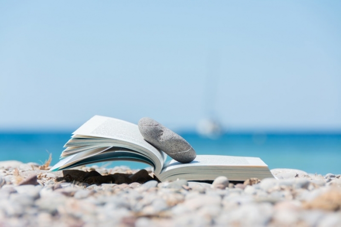 5 трилъра идеални за четене на плажа