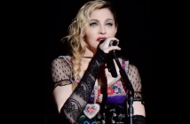 Мадона стана на 59