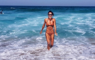 Ивет Лалова пусна сексапилни плажни снимки в Instagram