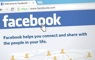 Facebook ще блокира рекламите от страници, разпространяващи фалшиви новини