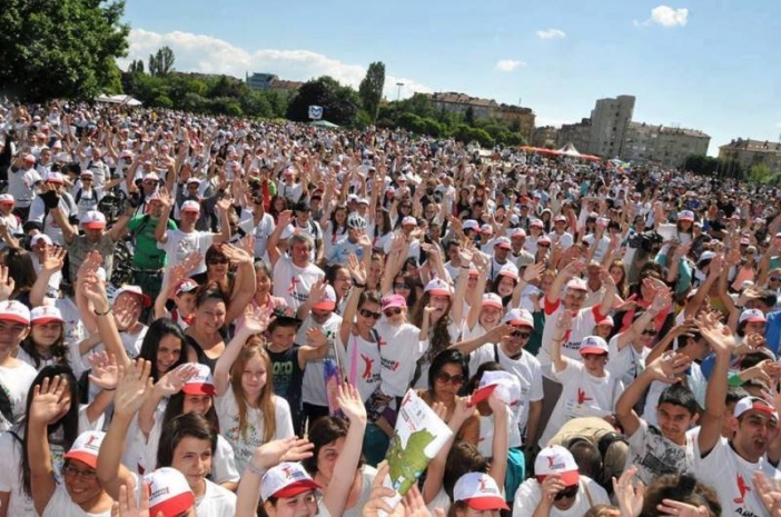 Българи ще счупят световния рекорд за най-много хора, правещи лицеви опори заедно