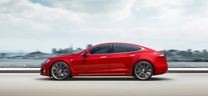 Победата на "Tesla Model S" срещу някои от най-бързите спортни коли (видео)