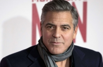 Джордж Клуни ще режисира класиката "Параграф 22"