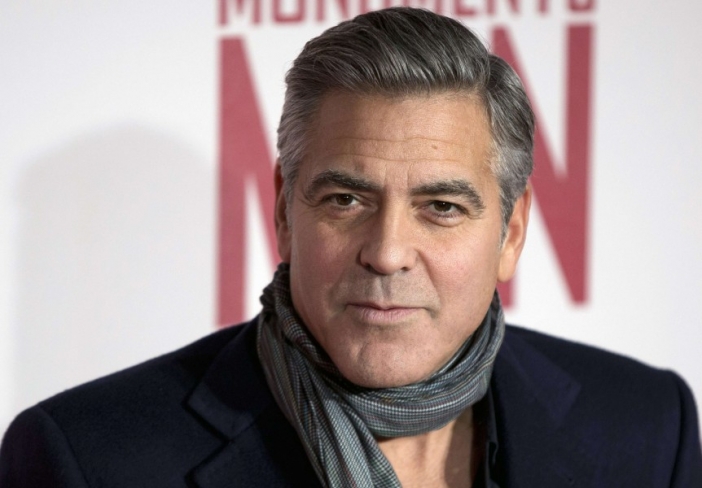 Джордж Клуни ще режисира класиката "Параграф 22"