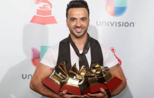 Луис Фонси обра латино наградите 