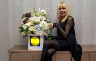 Бели орхидеи и черен шоколад откриха турнето на Лили Иванова
