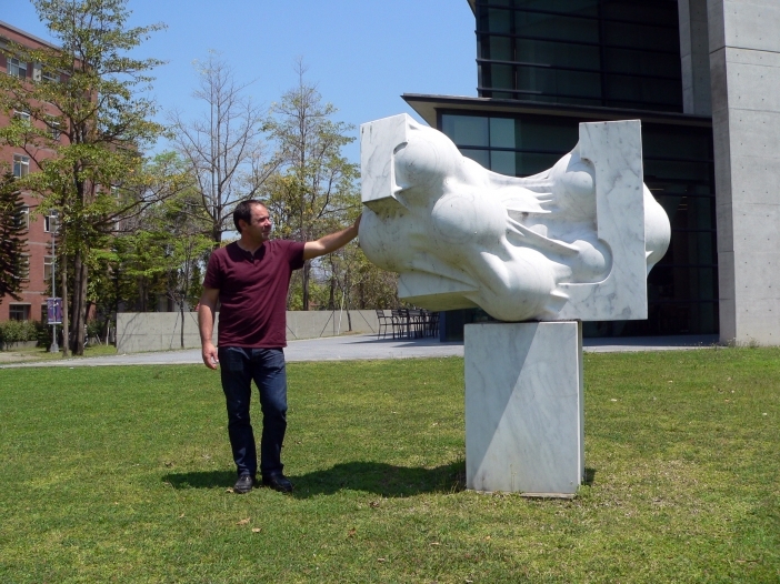С изложбата "Малки монументи" скулпторът Камен Танев се завръща в България