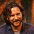 Pearl Jam свирят на партийни концерти