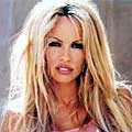 Pamela Anderson отново срещу KFC. Виж видео тук!
