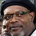 Samuel L. Jackson се хваща за меча в 