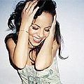 Bebel Gilberto идва за концерт във Варна