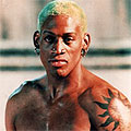 Обвиниха Dennis Rodman в сексуален тормоз Обвиниха Dennis Rodman в сексуален тормоз