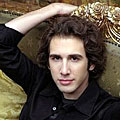 Josh Groban гони Elvis в Billboard 200 Josh Groban гони Elvis в Billboard 200