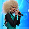 Елена Иванова е първата изгонена от Music Idol 2. Иван се извини на Фънки.